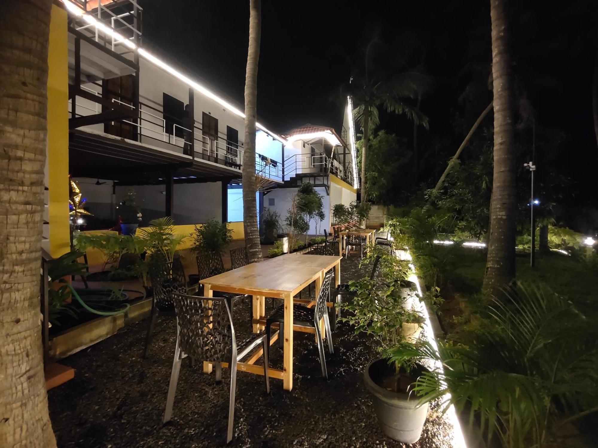 Pv Cottages - Serenity Beach Puducherry Buitenkant foto